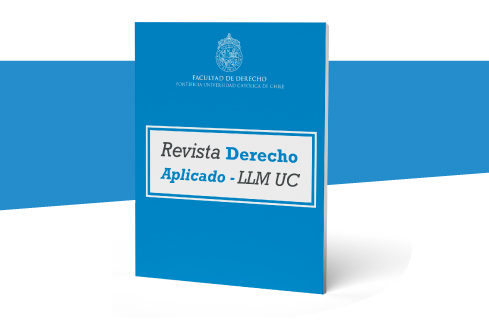 Un libro sobre un fondo celeste y blanco