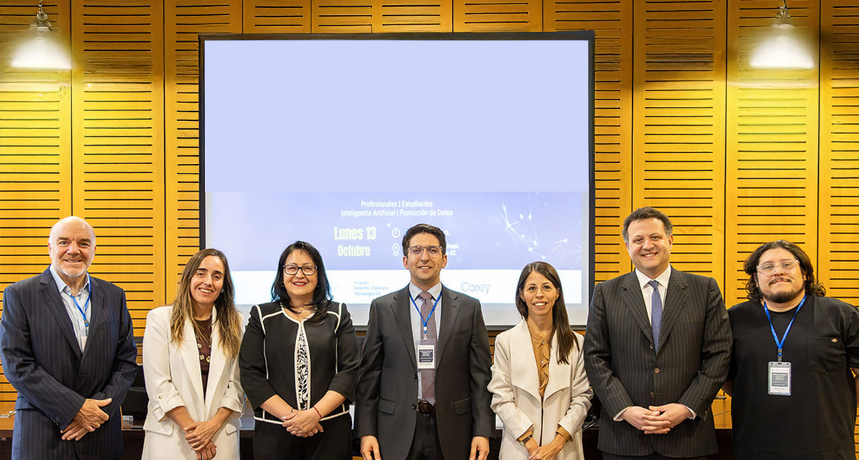 Panel de expertos discutiendo sobre inteligencia artificial y sus aplicaciones.